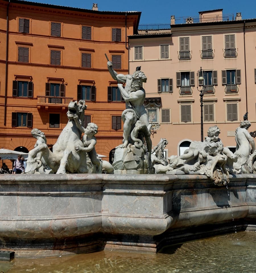 Fontana di Nettuno (Neptune Fountain) Rome